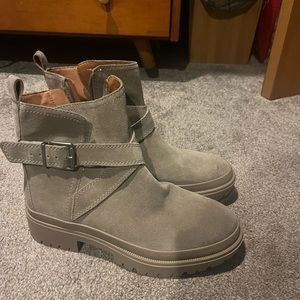 Lucky Brand size 9 suede boots